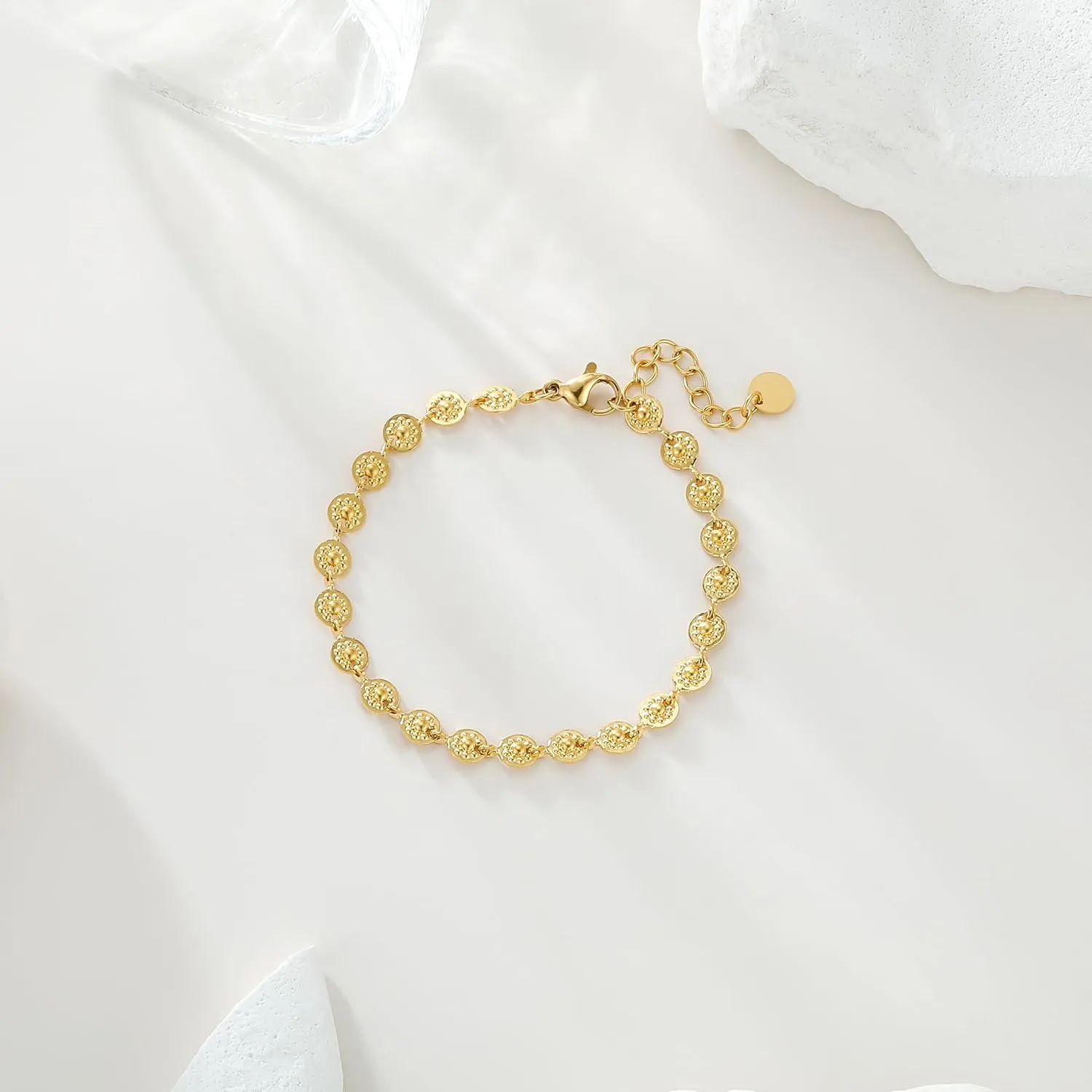18K Gold Plated Clover Lucky Bracelet Tiny CuteClover Pendant Bracelet for Women Wrist Jewelry Heart Bracelet for Women Stainless Steel Heart Pendant Link Bracelet Link Bracelet Adjustable Link Bracelet