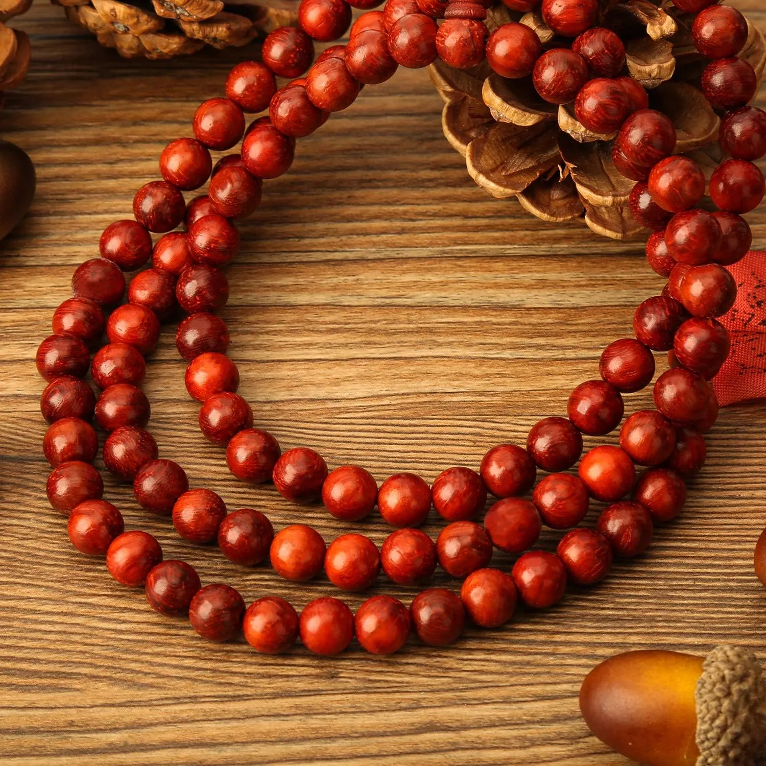 200pcs 6mm Natural Sandalwood Round Beads Gorgeous Craft Handmade Polished Spacer Mala Pray Beads with Elastic Cord for Bracelets DIY Rosary Tasbih Jewelry Making