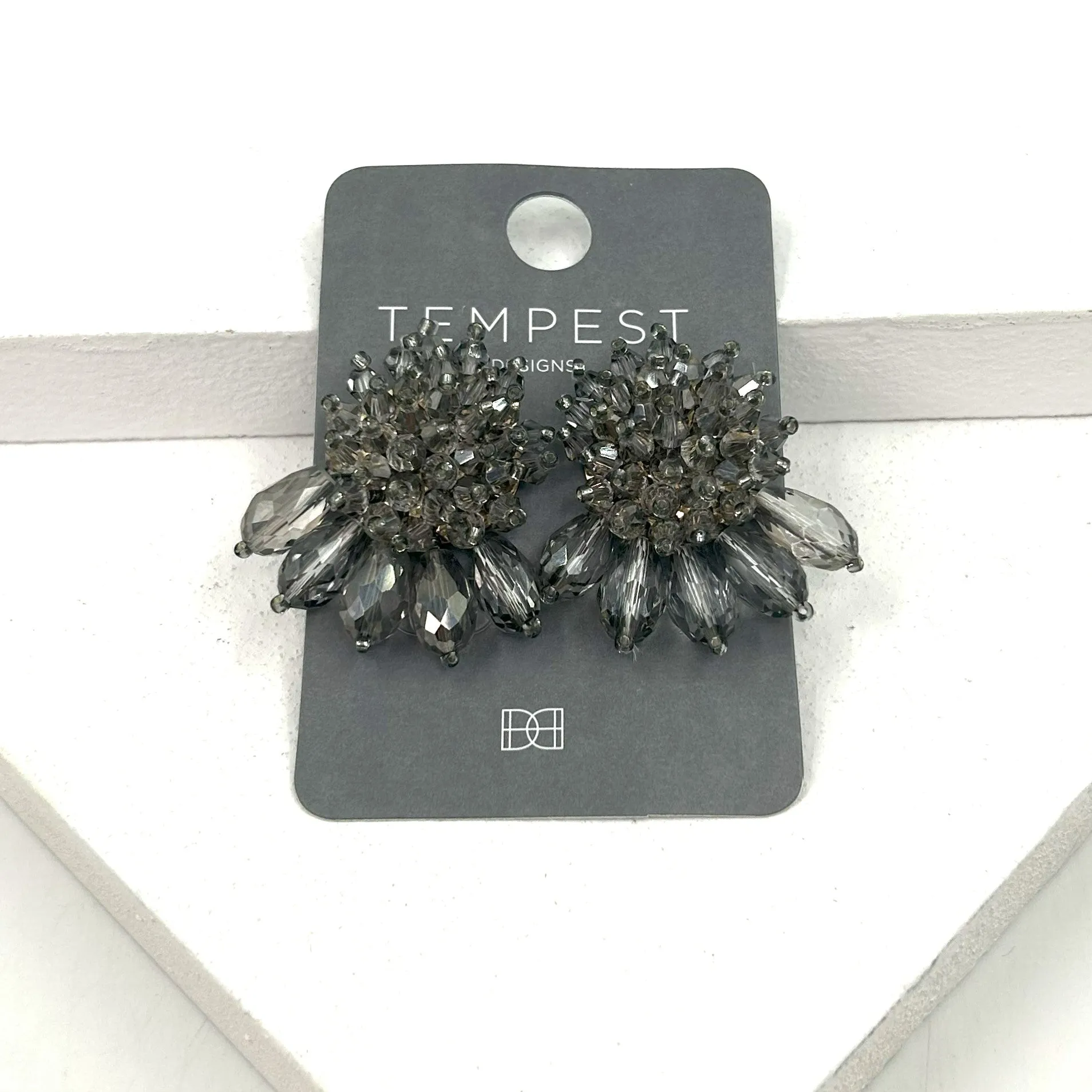 Cut glass beads stud earrings