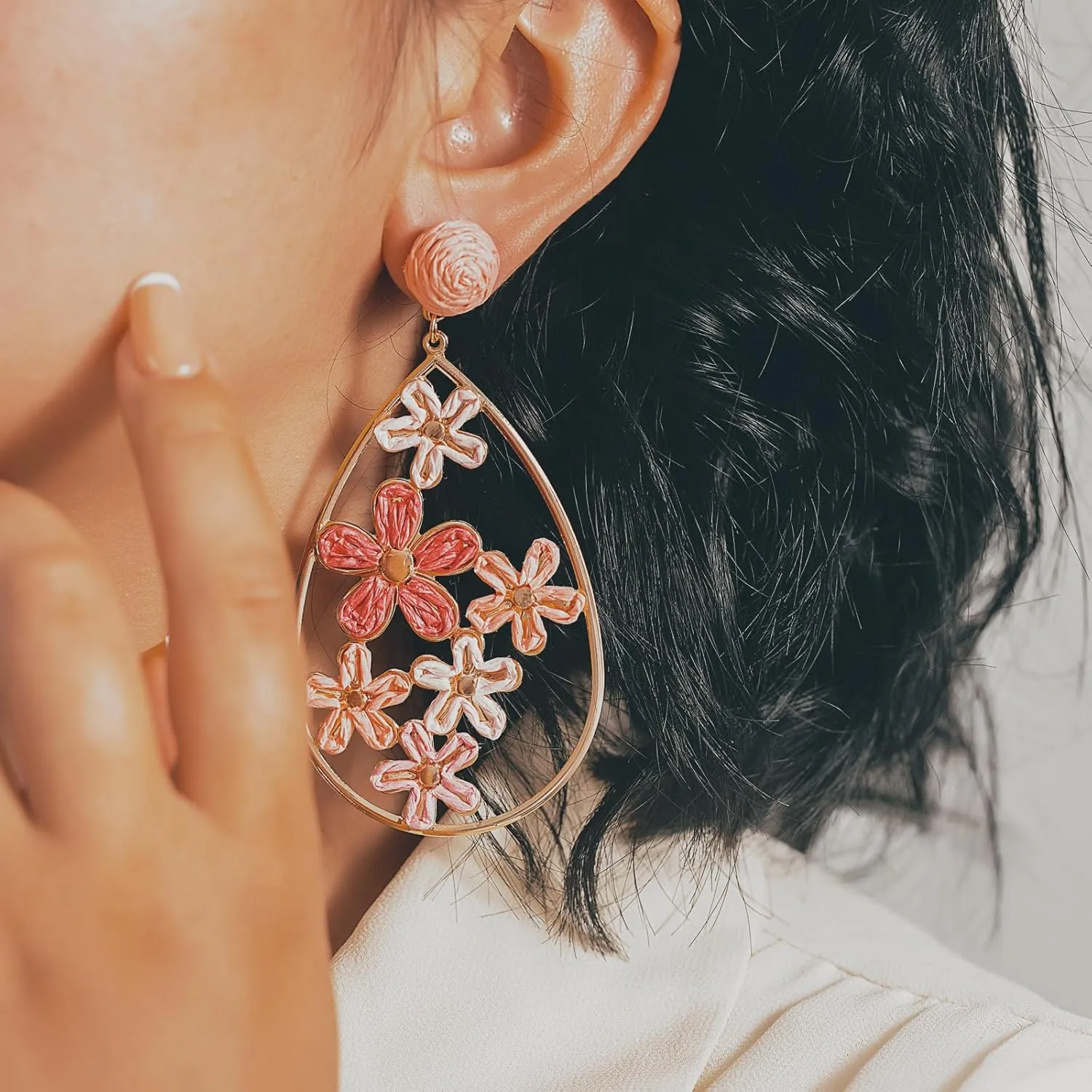 Flower Teardrop Earrings Boho Raffia Earrings Cute Floral Dangle Earrings Trendy Statement Jewelry for Women