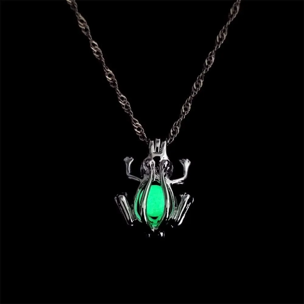 Frog Necklace for Men Women Cute Animal Frog Pendant Necklace Luminous Frog Animal Necklace Glow in the Dark Jewelry