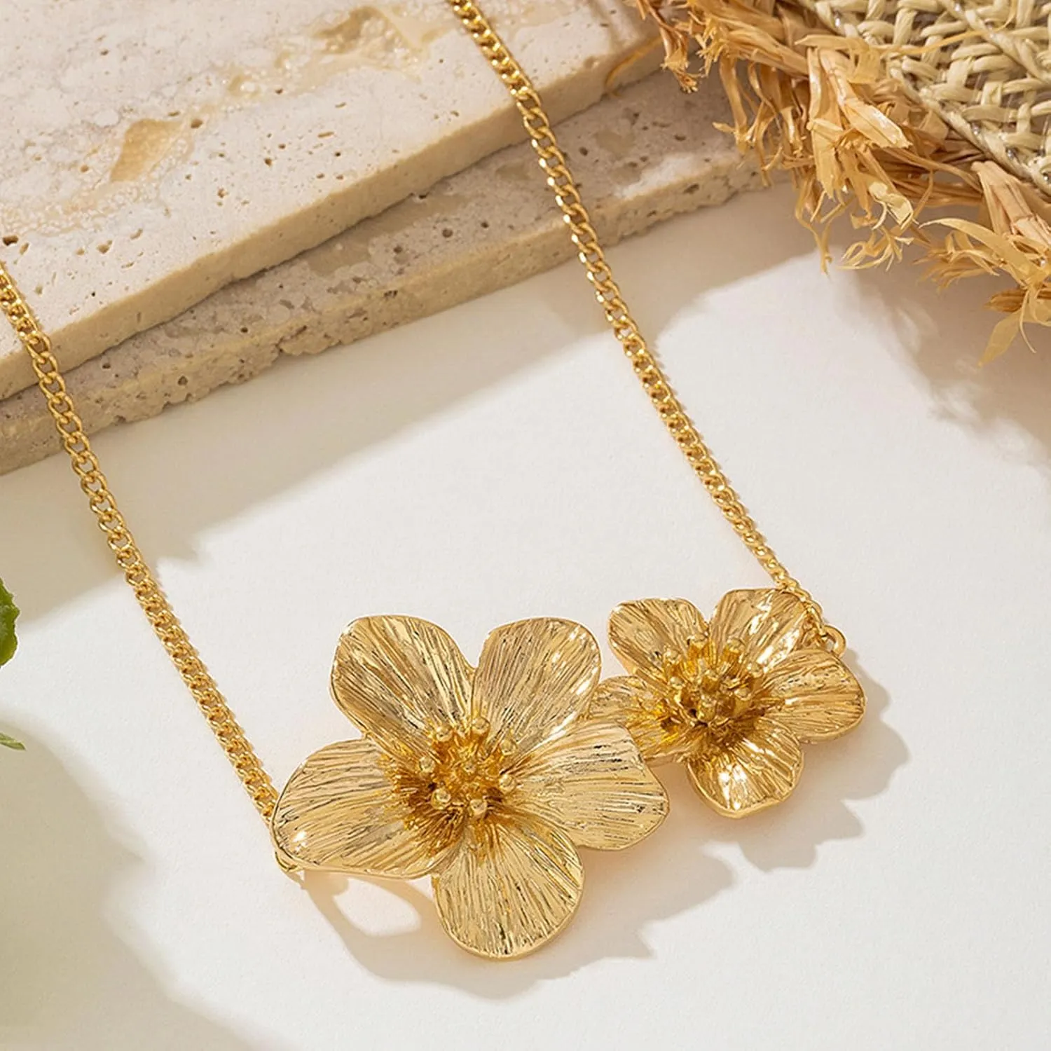 Gold Flower Necklace for Women Chunky Gold Floral Pendant Necklace Statement Flower Choker Jewelry for Women