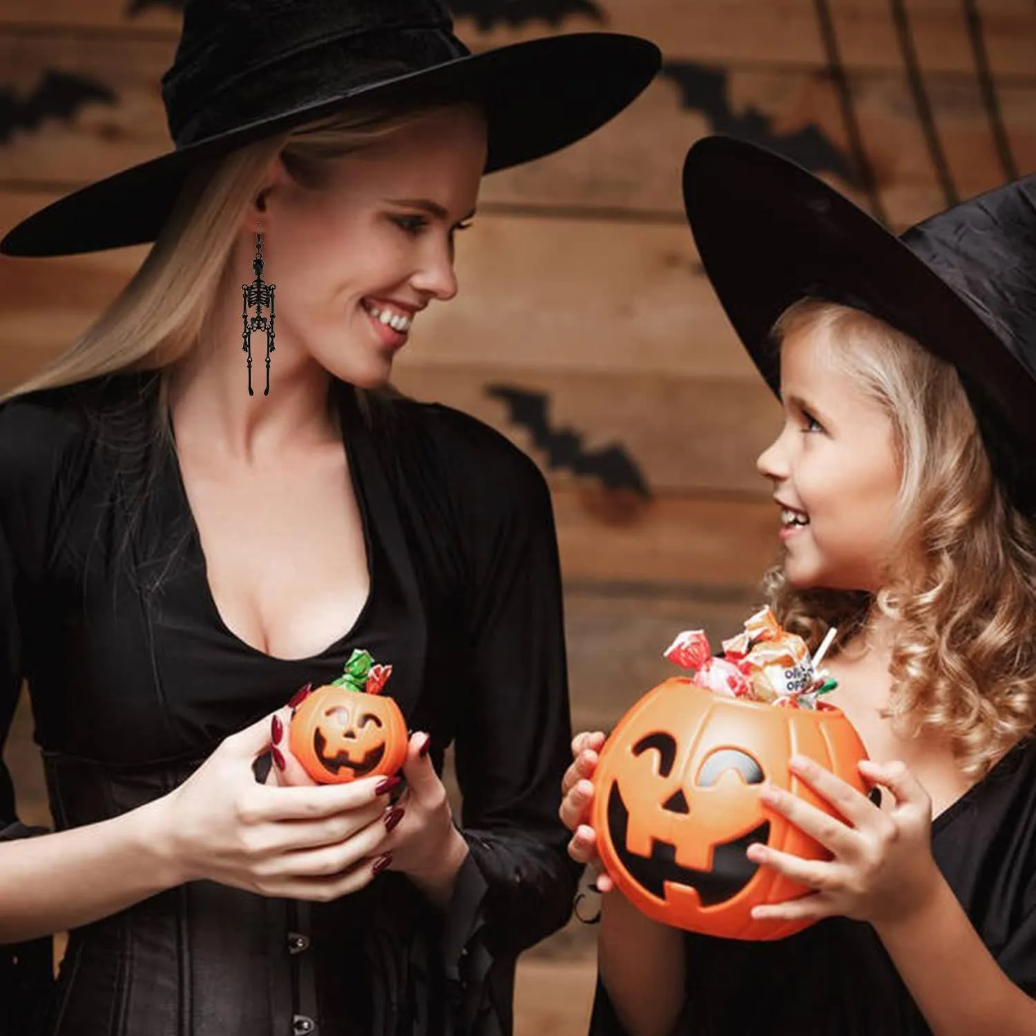 Halloween Skeleton Earrings Spooky Skull Skeleton Dangle Earrings for Women Costume Dress Up Ghost Earrings Halloween Outfits Jewelry Accessories Gifts