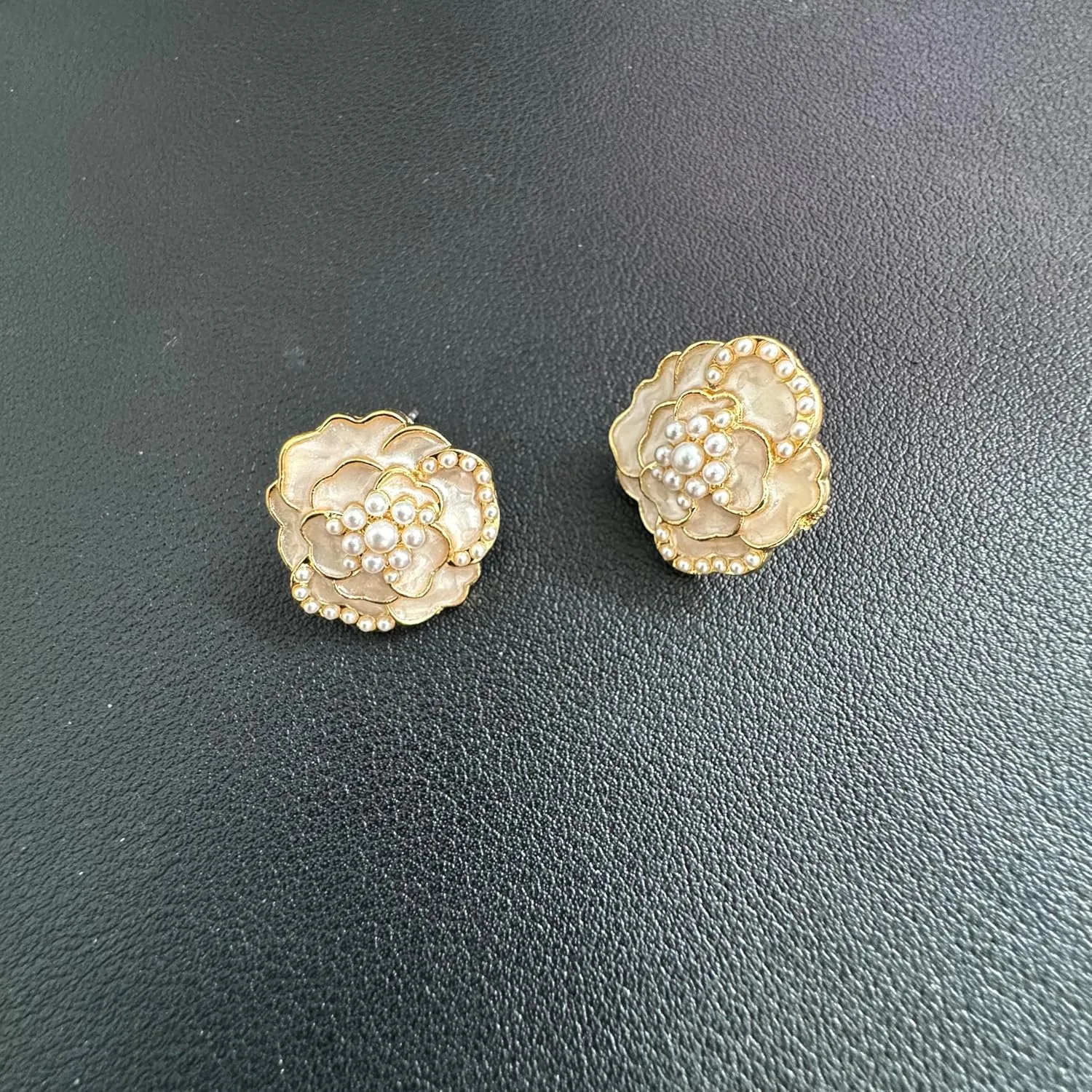 Handmade Minimalist Gold Sparkly Crystal Flower Stud Earrings Exquisite Elegant Camellia Flower Enamel Alloy Diamond Pearl Dangle Drop Earrings for Women Jewelry Gifts