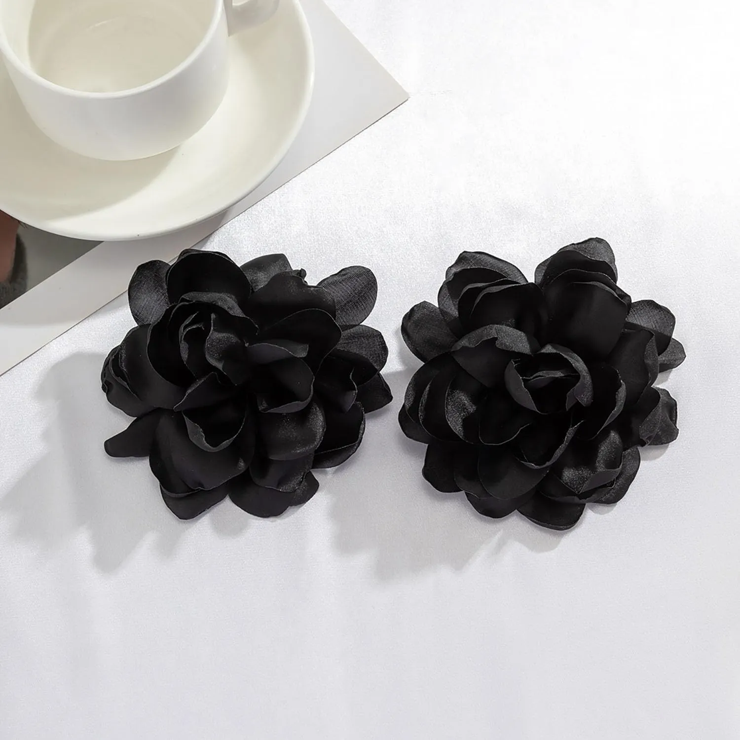 Large Flower Earrings for Women White Fabric Flower Stud Earrings Oversized Exaggerated Statement Flower Dangle Earrings Jewelry Gift for Women