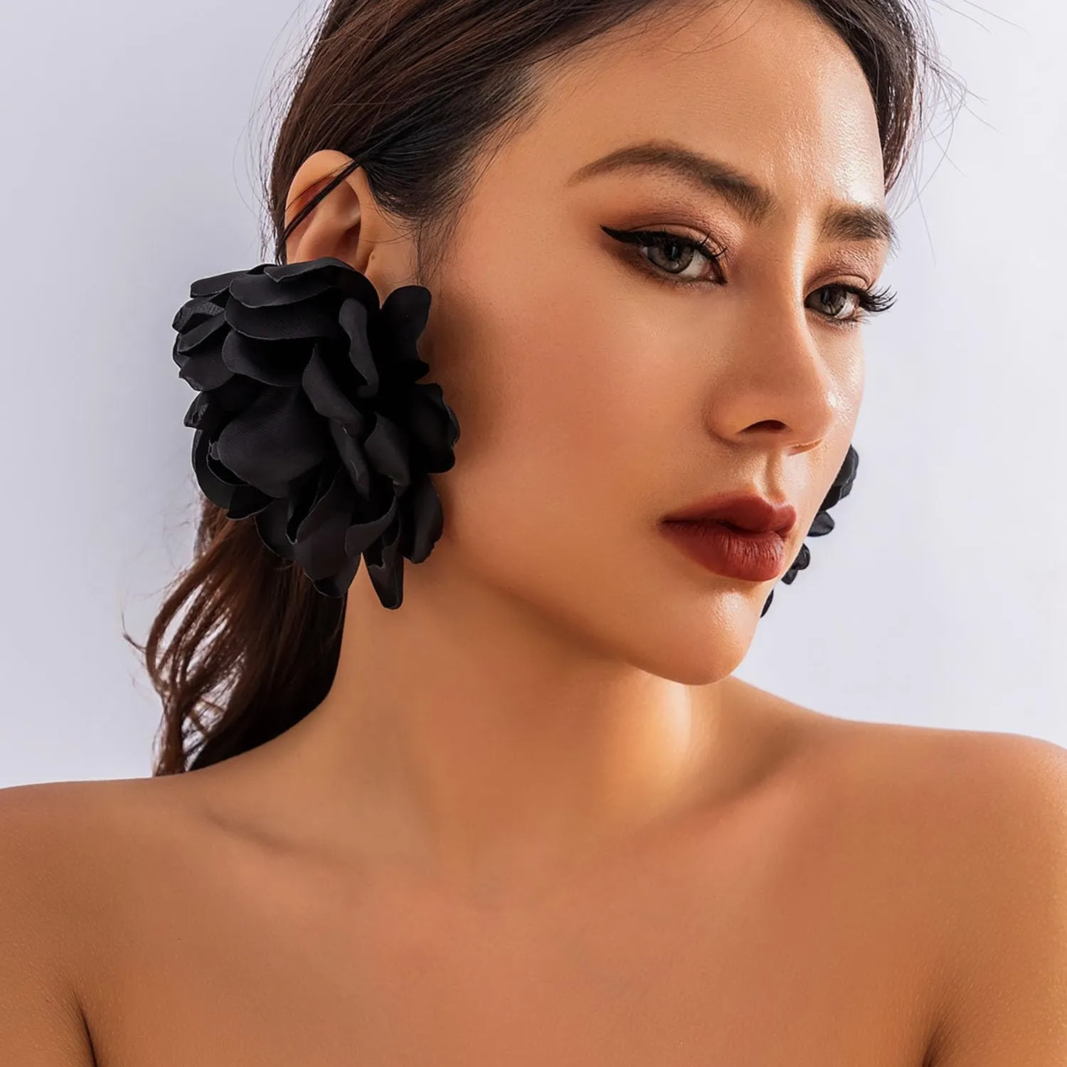 Large Flower Earrings for Women White Fabric Flower Stud Earrings Oversized Exaggerated Statement Flower Dangle Earrings Jewelry Gift for Women