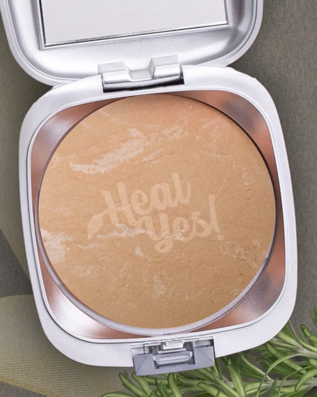 Long-Lasting Silky-Soft Pressed Mineral Foundation