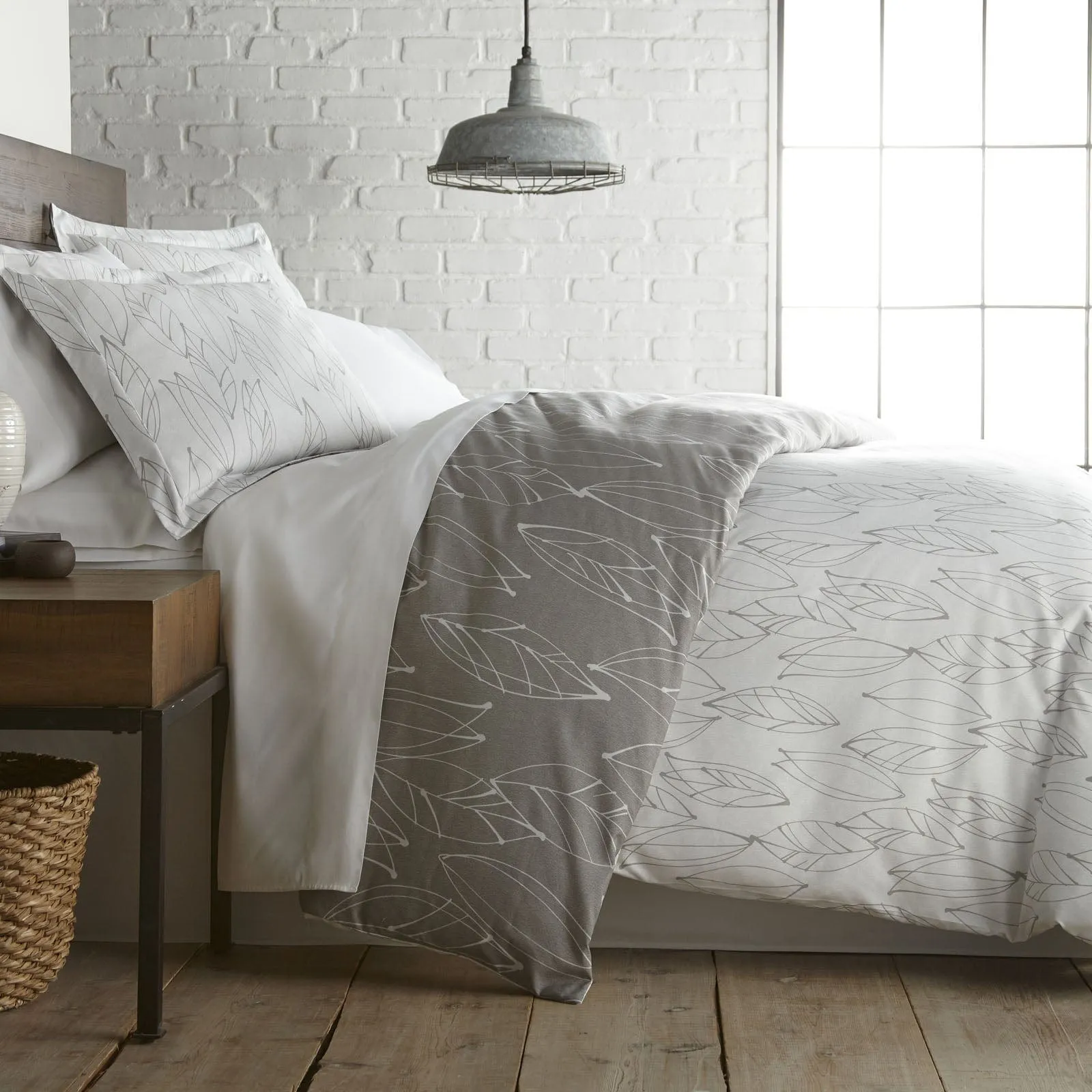 Modern Foliage Reversible Comforter Set