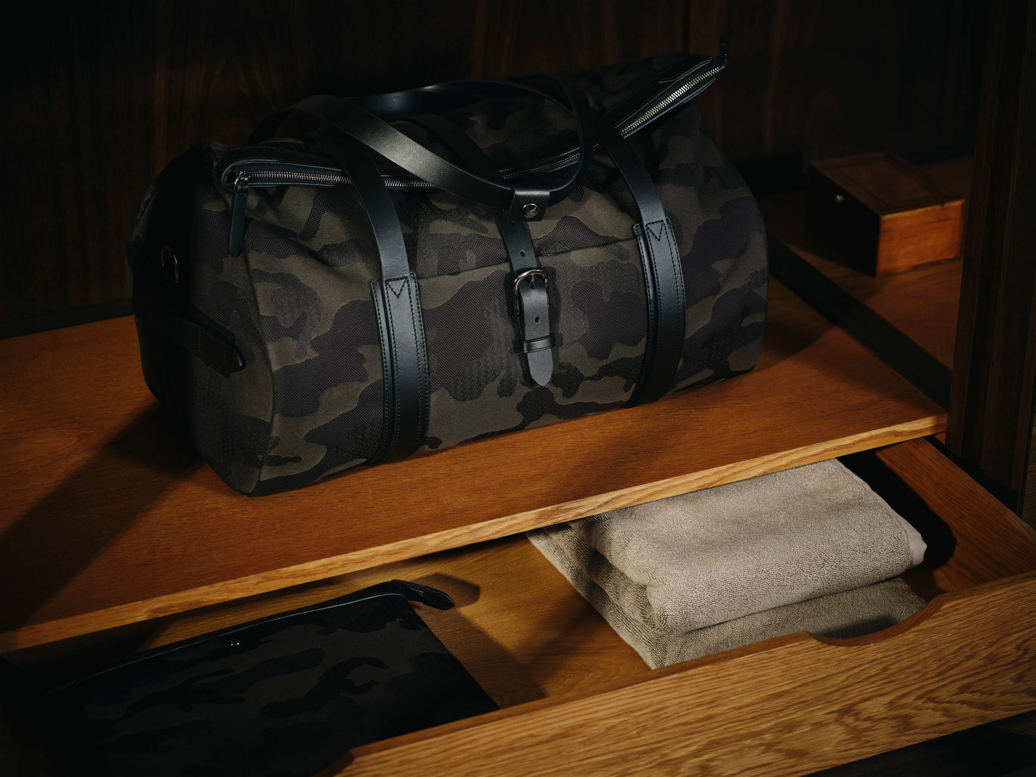 M/S Adventurer - Navy/Dark Brown