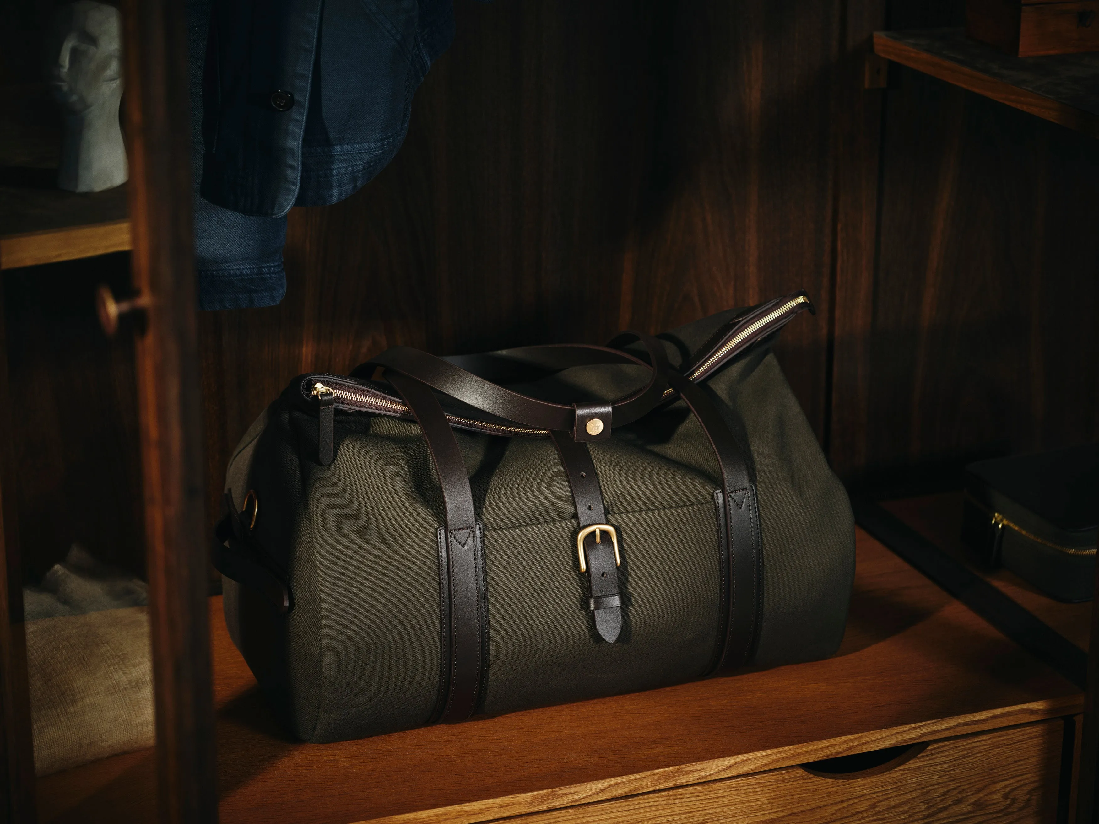 M/S Adventurer - Navy/Dark Brown