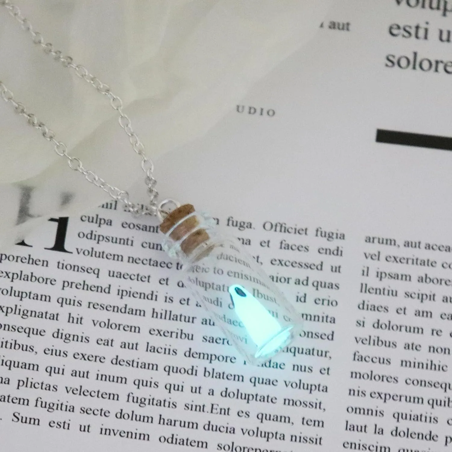 Pingyongchang Ghost in A Bottle Pendant Necklace for Women Men Halloween Ghost Earrings Glow In The Dark Ghost Necklace The Adopt A Ghost Horror Necklace for Women Halloween Jewelry
