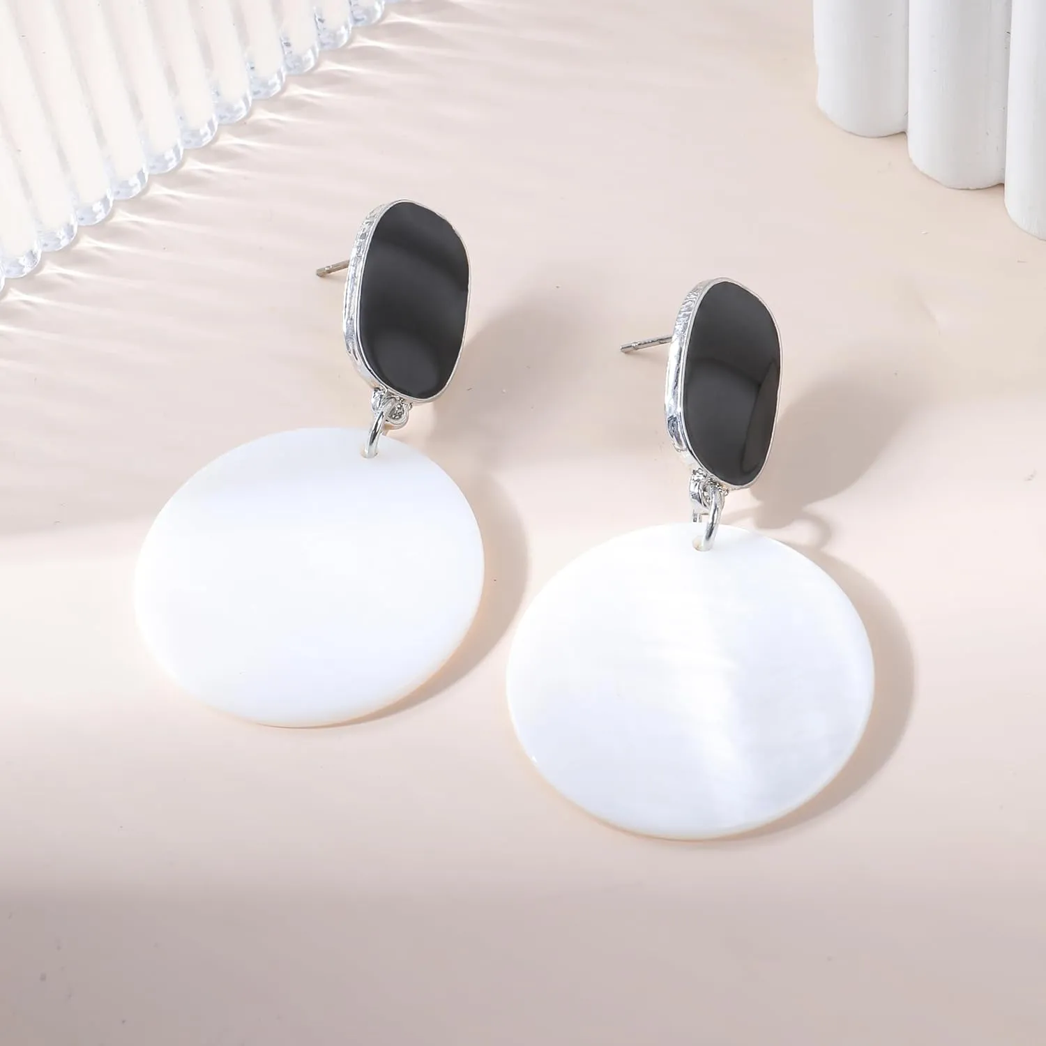 Round Circle Drop Earrings for Women Dangling Bohemian blue/yellow/red/pink/hot pink/green/teal/turquoise/white and black Shell Statement Earrings for Women