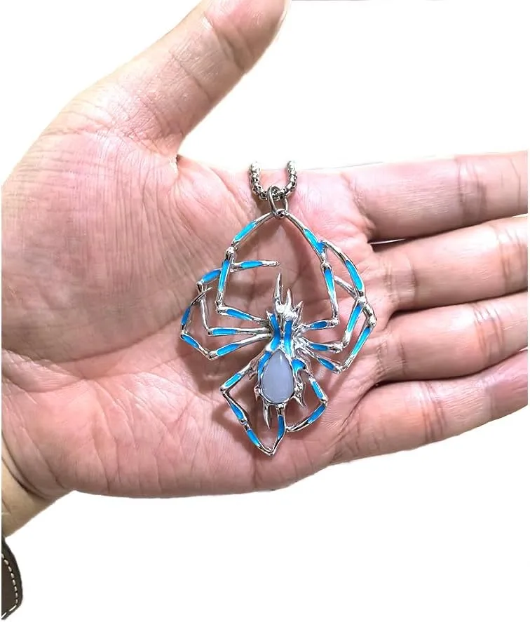 Spider Necklace Pendant Luminous Spider Insect Cool Necklace for Women Men Glow in The Dark Necklace Halloween Jewelry
