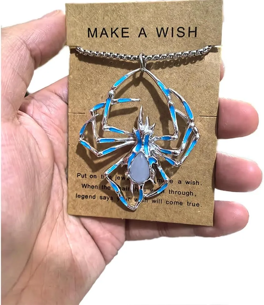 Spider Necklace Pendant Luminous Spider Insect Cool Necklace for Women Men Glow in The Dark Necklace Halloween Jewelry